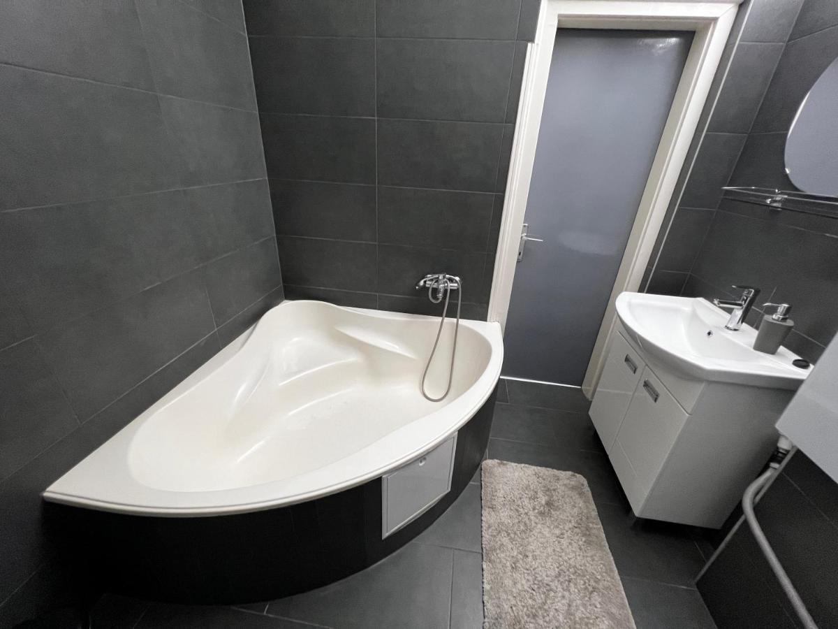 Dave Apartman 2 Seghedin Exterior foto